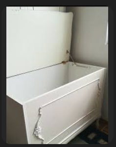 POKLANJAM sanduk za posteljinu JUGOEKSPORT